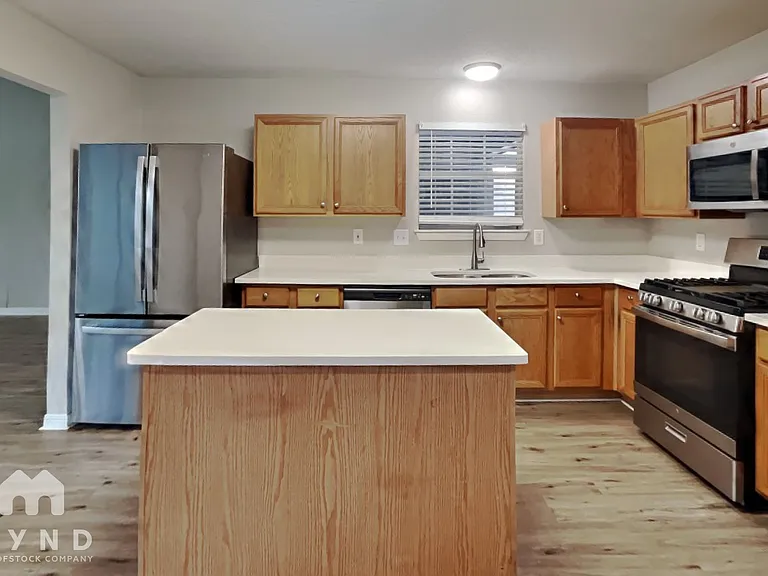 598 Orangewood Dr — Photo 7