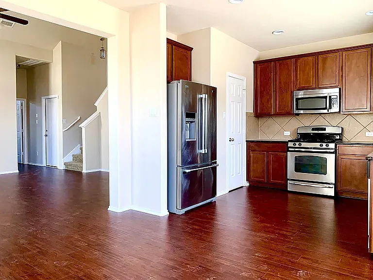 245 Verano Dr — Photo 4