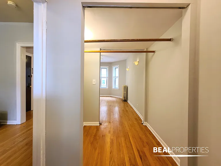 4225 Paulina — Photo 17