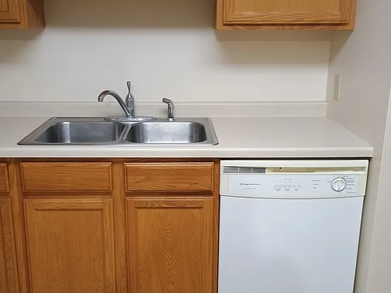 23 E Bloomer St #22 — Photo 12