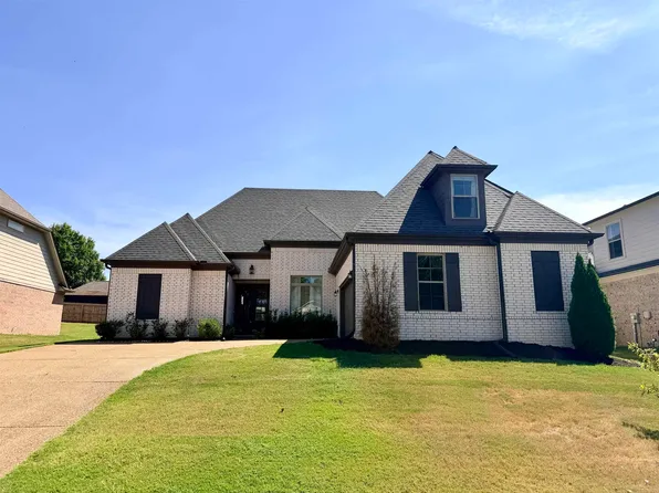 50 Whispering Creek Dr, Oakland, TN 38060