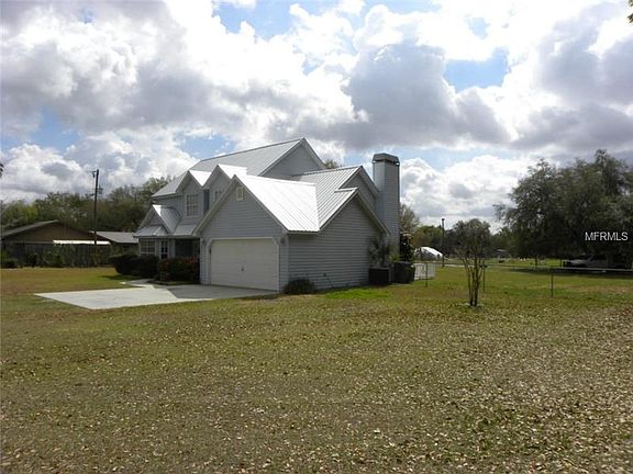 2nd image of 4420 Meadowood Dr