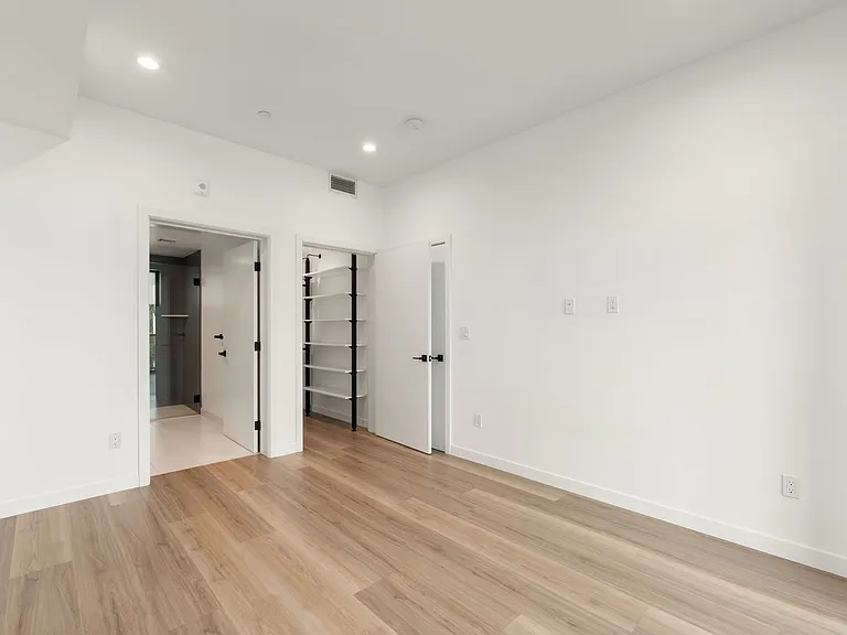 TALA Residences at 829 Larrabee Street — Photo 24