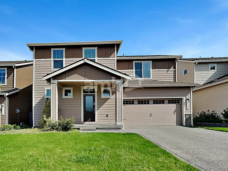 945 Riggs Dr E — Photo 1