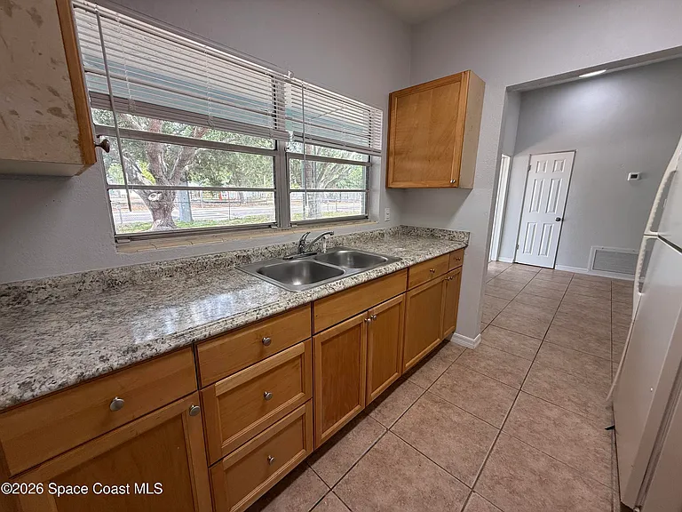 420 N Fiske Blvd — Photo 3