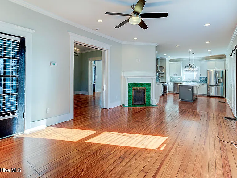 1812 Market St — Photo 10