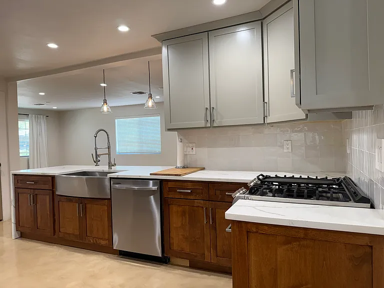 426 S Stratford Dr — Photo 13