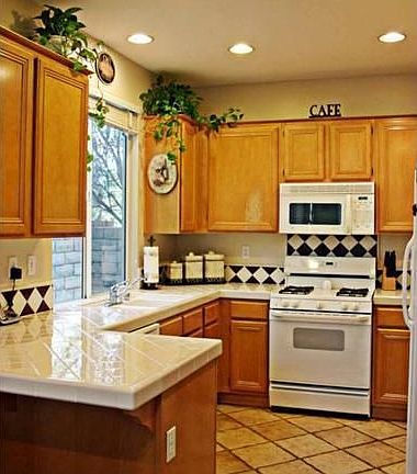 5th image of 28353 Mayfair Dr