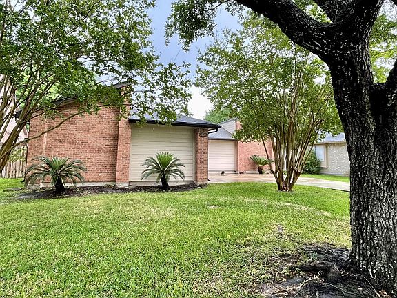 4th image of 2126 Collingsfield Dr