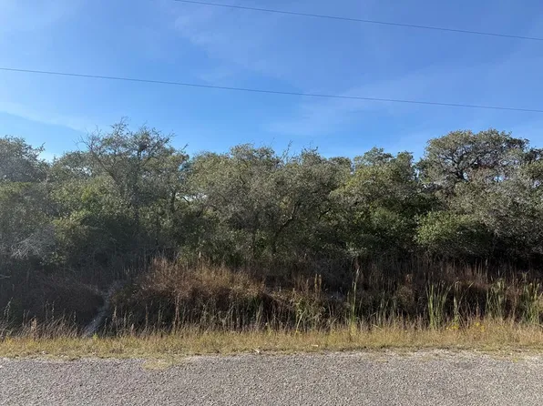 2323 Patton St, Rockport, TX 78382
