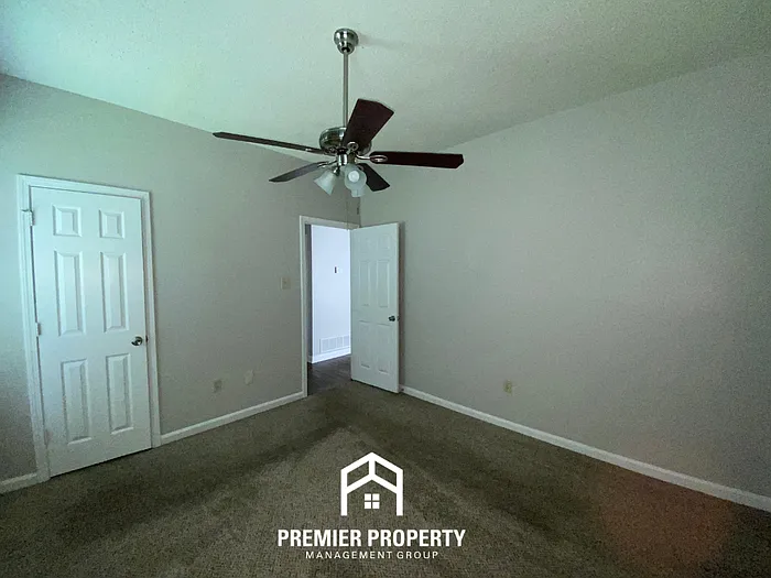 4435 Pyramid Ln — Photo 10