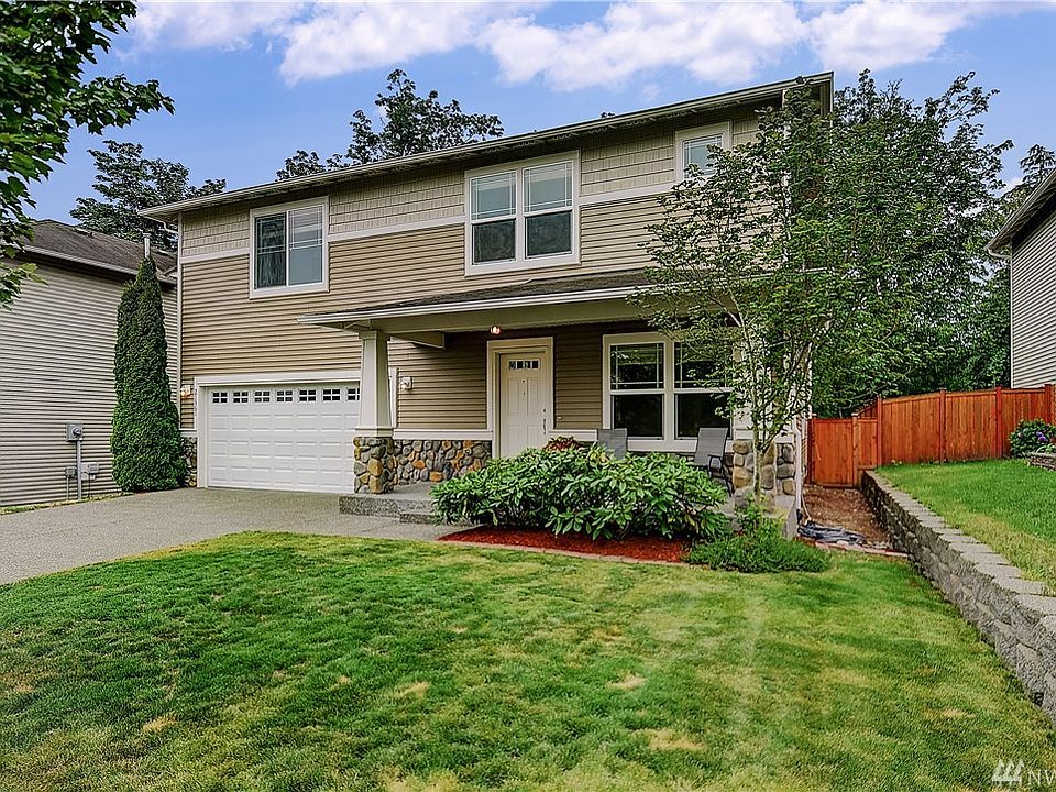 Well kept like-new home with fresh interior paint & carpets ... c'mon in!