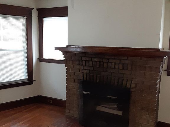 3rd image of 192 Alden Ave #1