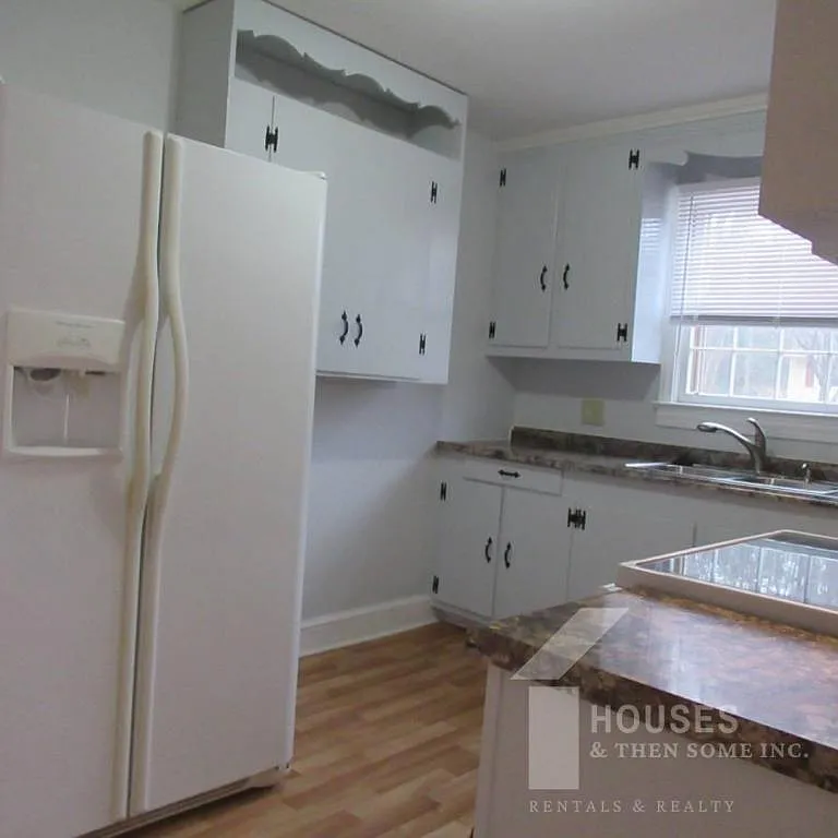 10 Winthrop Ave — Photo 3