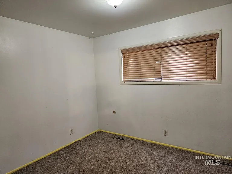 106 E Whiteley Ave — Photo 23