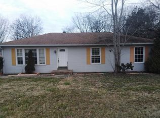 130 Emerald Dr, Westmoreland, TN 37186