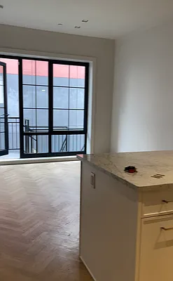 Rented by Hillel Realty Group | media 21