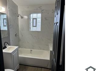 2557 N 44th St, Milwaukee, WI 53210