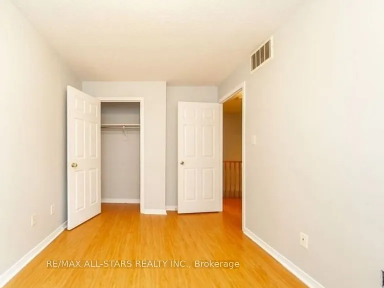 37 Four Winds Dr #105 — Photo 17