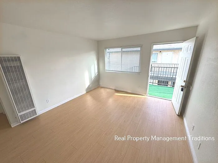 2541 Diamond St #3 — Photo 6