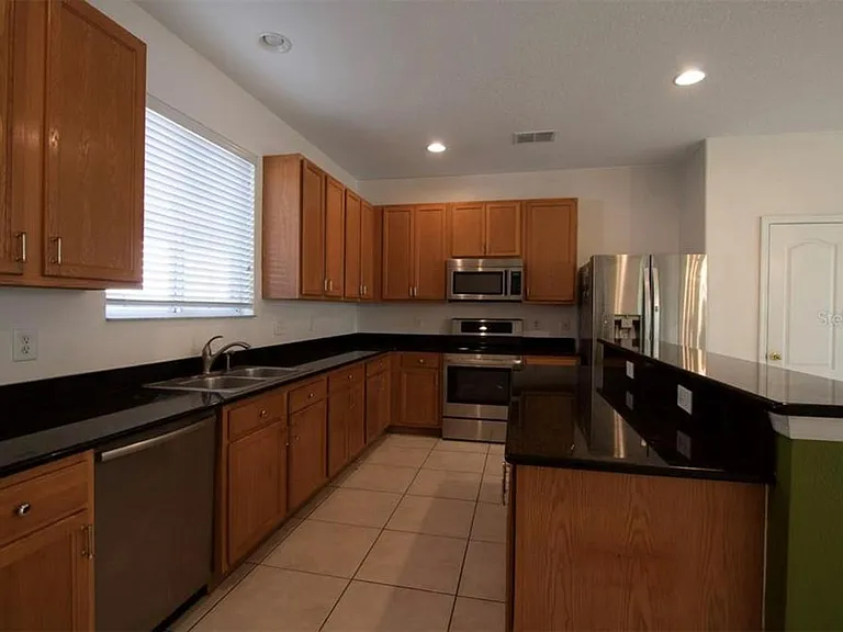 1412 Blackwater Pond Dr — Photo 9