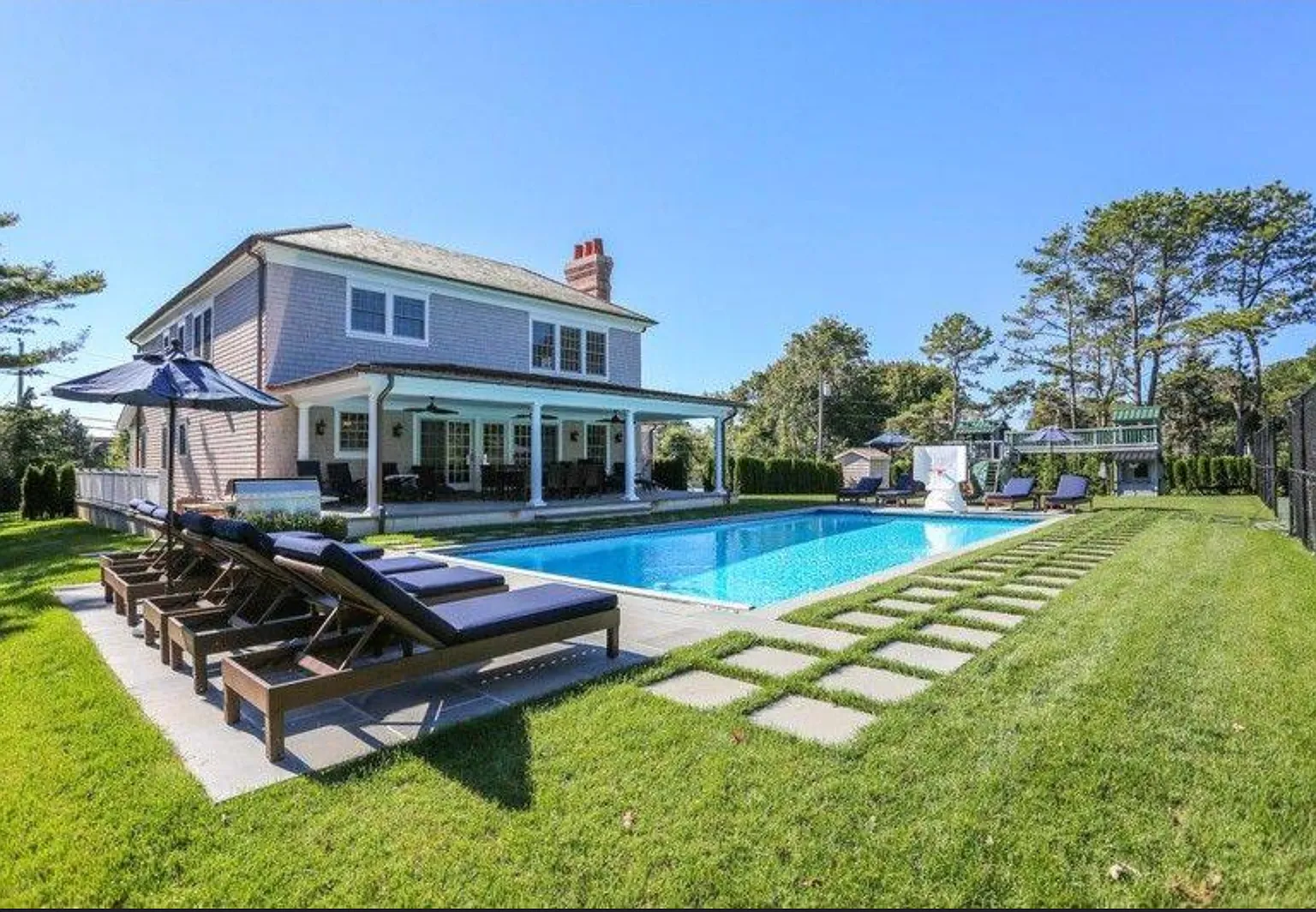 Large 7-Bedroom Estate With Tennis -South Of The Highway. — Photo 3