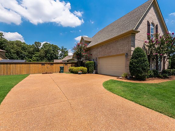 4th image of 2318 Prioress Dr