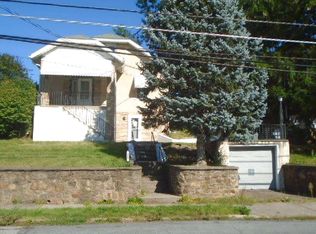 405-409 Saint John St, Catasauqua, PA 18032