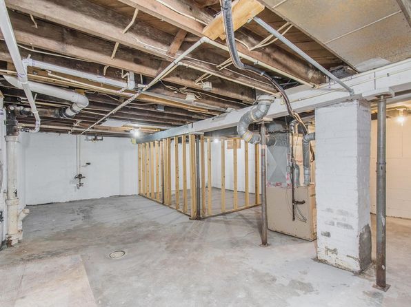 1703 Marine St, South Bend, IN 46613