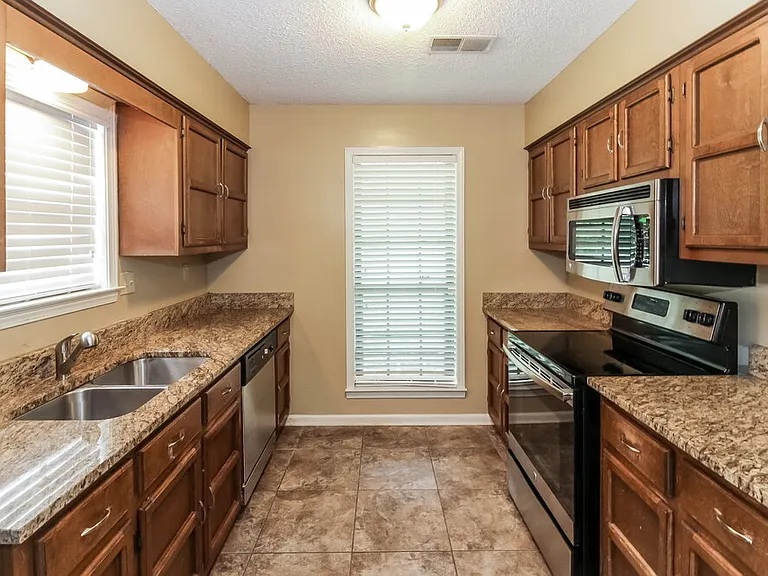 6708 Henredon Dr — Photo 11