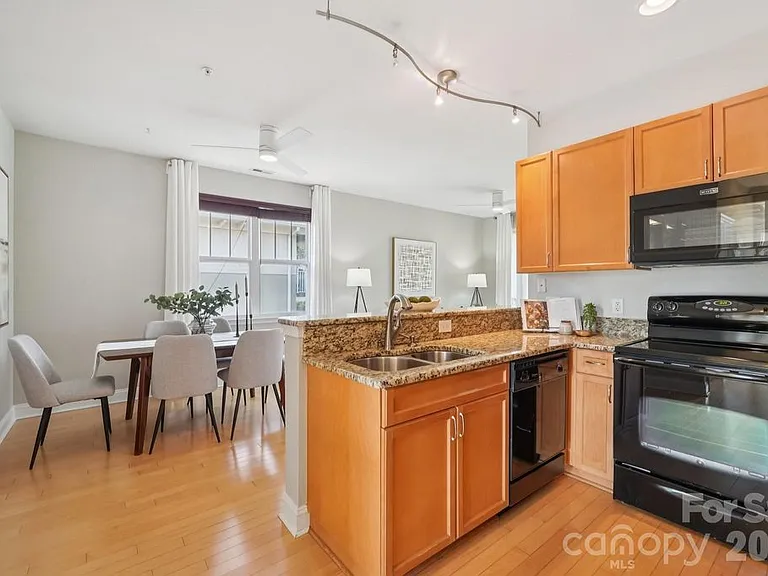 1308 Kenilworth Ave #432 — Photo 11
