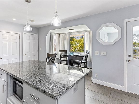 5th image of 32 Cottage St