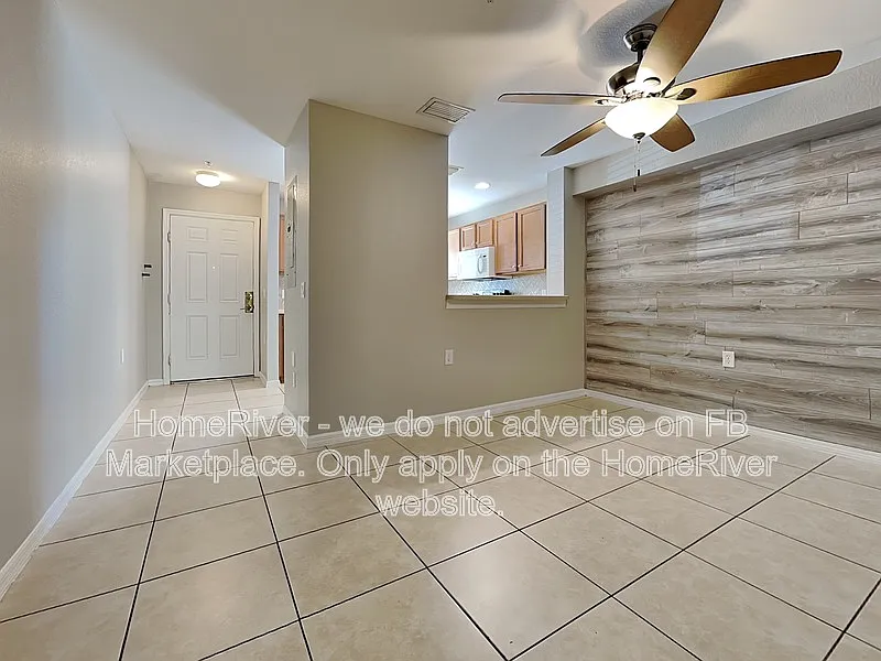 2 bed, 2.5 bath, 1410 sqft, $1,595 — Photo 2