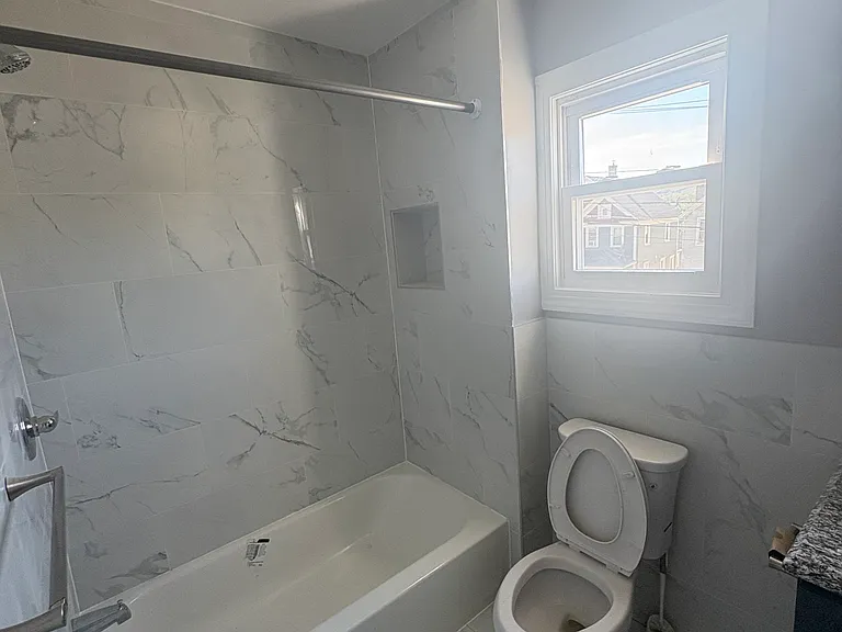 215 S Valley Ave #2 — Photo 4