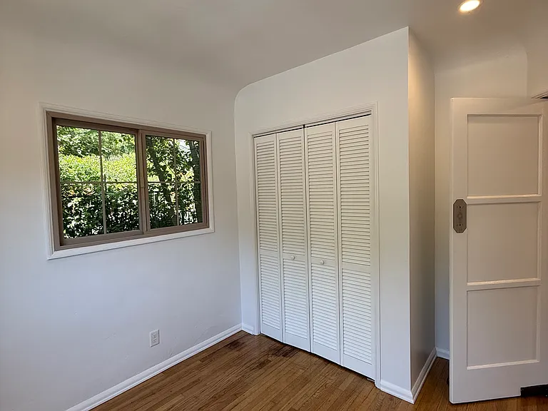 2153 Valentine St #2153 — Photo 10