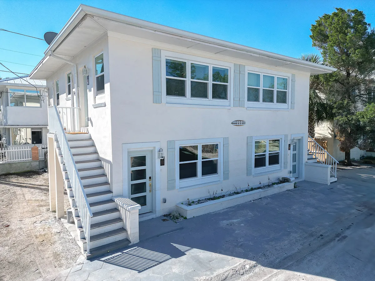 Building Photo - 111 86th Ave #1-2-4
