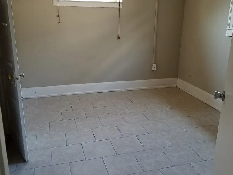 1136 Park Ave #8 — Photo 6