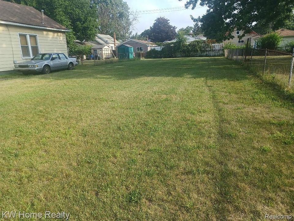 1st image of 1147 E Granet Ave