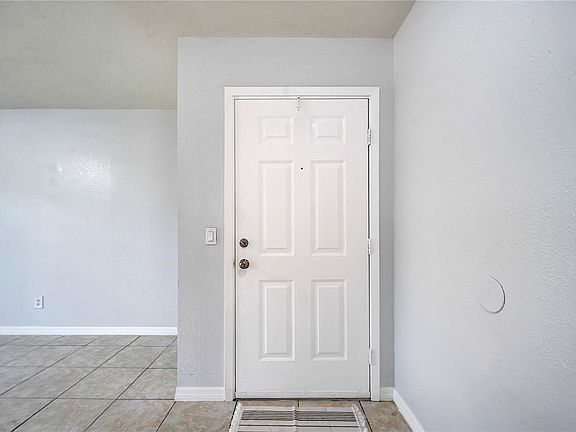 4th image of 9942 Turf Way APT 1