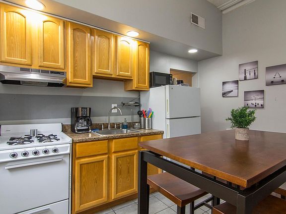 2nd image of 1628 Mount Vernon St #2R