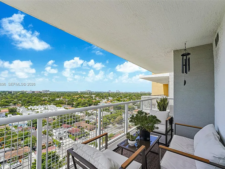 900 SW 8th St #1609 — Photo 12
