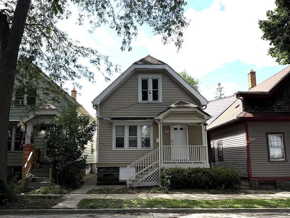 2471 N Fratney St