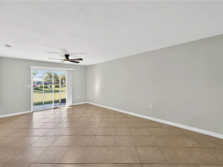 144 Cypress Way E #701 — Photo 7
