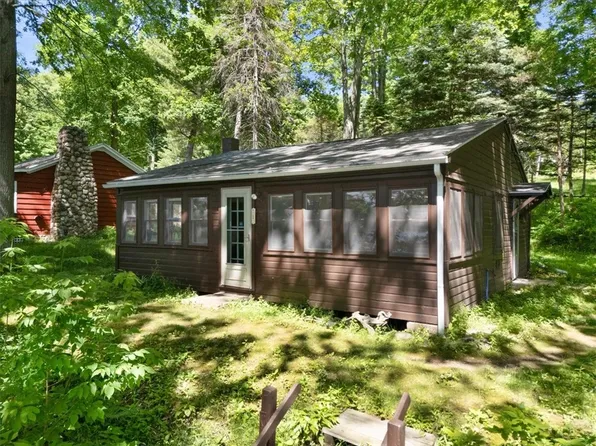 7527 Lake Bluff Rd, Wolcott, NY 14590