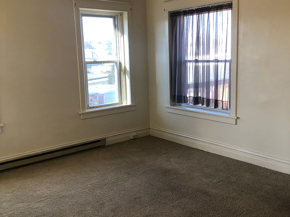 1st image of 801 Dewey Ave #2