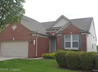 3754 Rainier Dr, Howell, MI 48843
