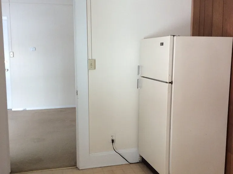 Comfortable Old Home converted into Apartments — Photo 9