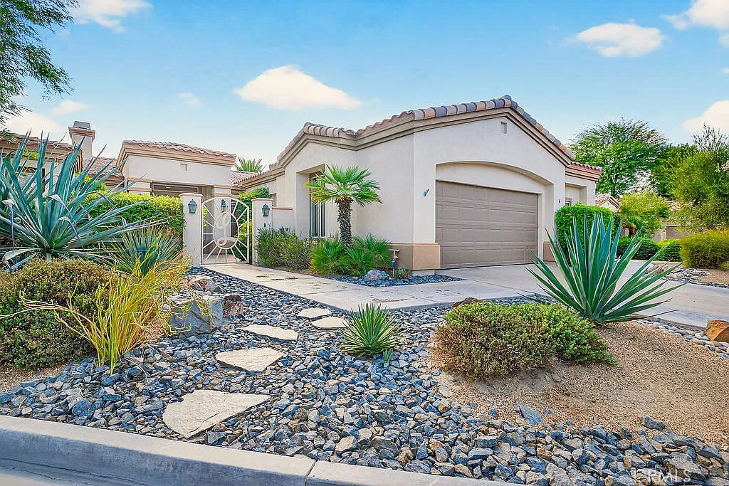 3 bed, 2.5 bath, 2912 sqft, $12,000 — Photo 1