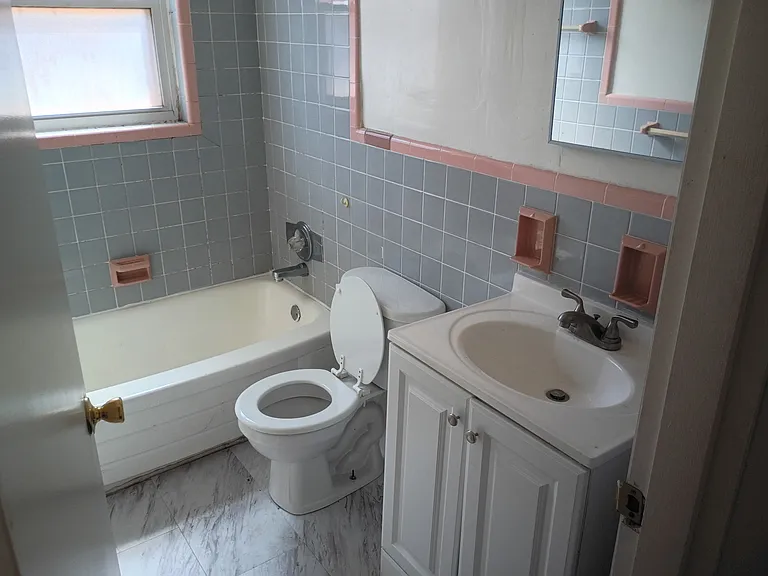 2722 Montana Ave #4 — Photo 4