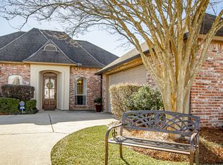 1008 Fairwinds Ave, Zachary, LA 70791